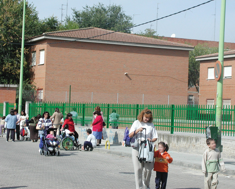 El Gobierno corrige: los menores de 14 años podrán dar pequeños paseos diarios