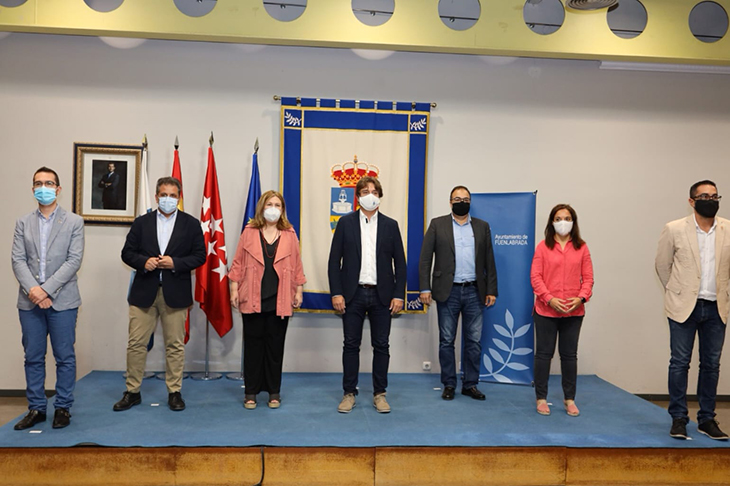 Los ‘Ayuntamientos confinados’ muestran su rechazo a la gestión de Ayuso y exigen información de primera mano