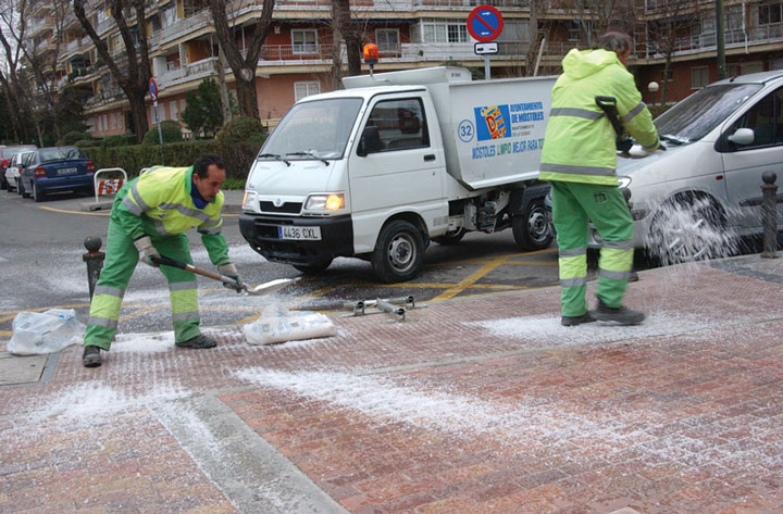Activado el Plan invernal contra las heladas y nevadas con 50 toneladas de sal