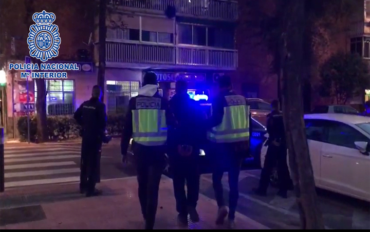 La Policía Nacional detiene a un hombre en Móstoles por robar en las taquillas del personal sanitario de varios centros de salud de Madrid