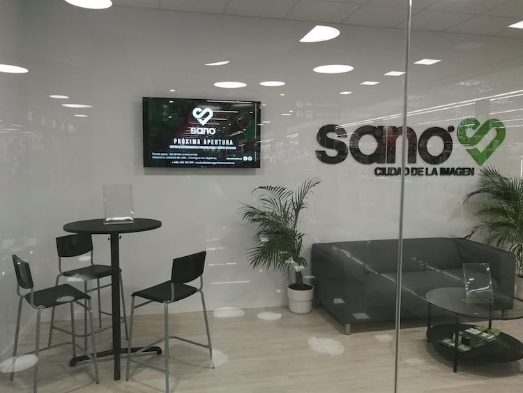 Jorge Molina ‘firma’ por Sano Center