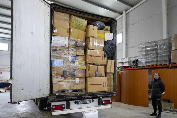 Parte desde Móstoles el primer camión solidario cargado con 16 toneladas de ayuda humanitaria para Ucrania