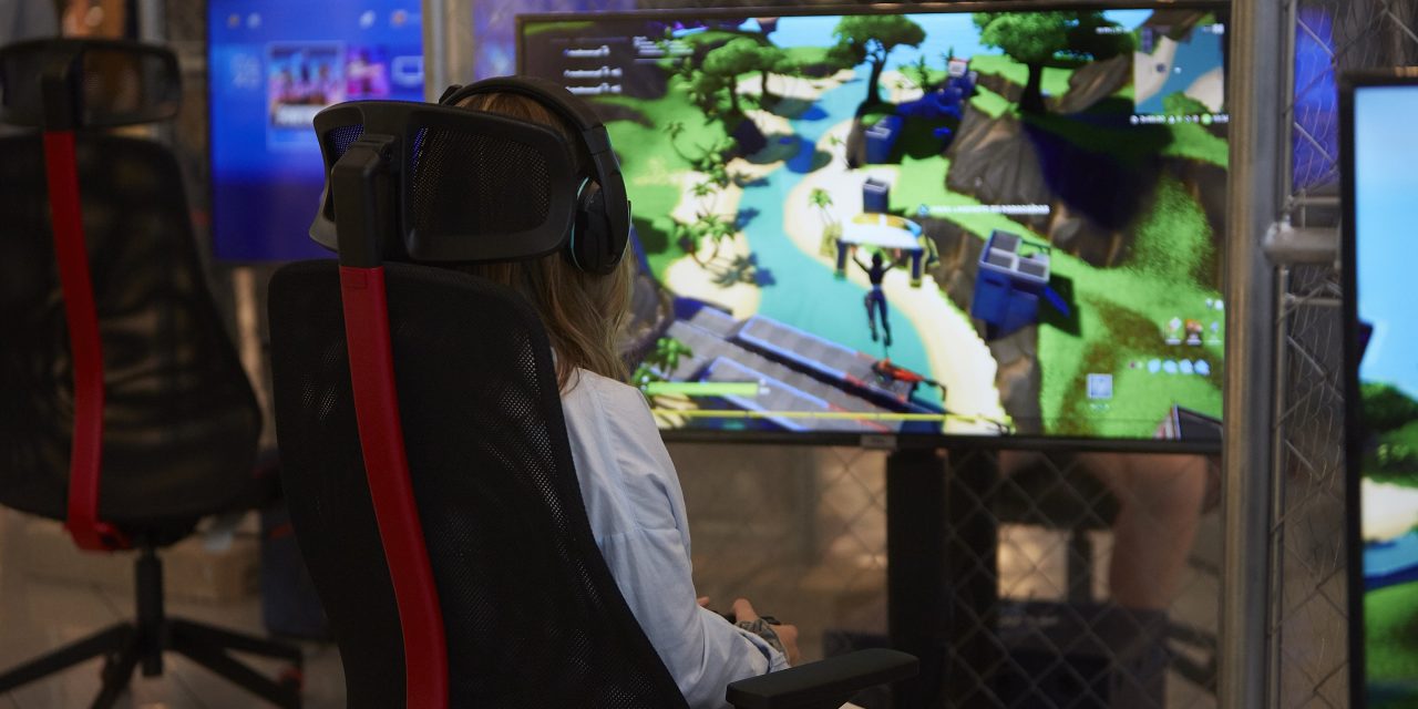 Los eSports llegan a intu Xanadú de la mano de Movistar Riders Fan Club