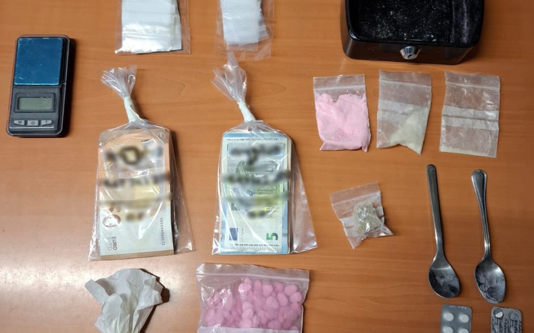 La Policía Municipal de Móstoles detiene a un hombre que vendía droga en patinete