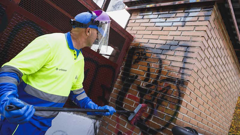 Móstoles elimina más de 6.000 grafitis con el plan de limpieza barrio a barrio