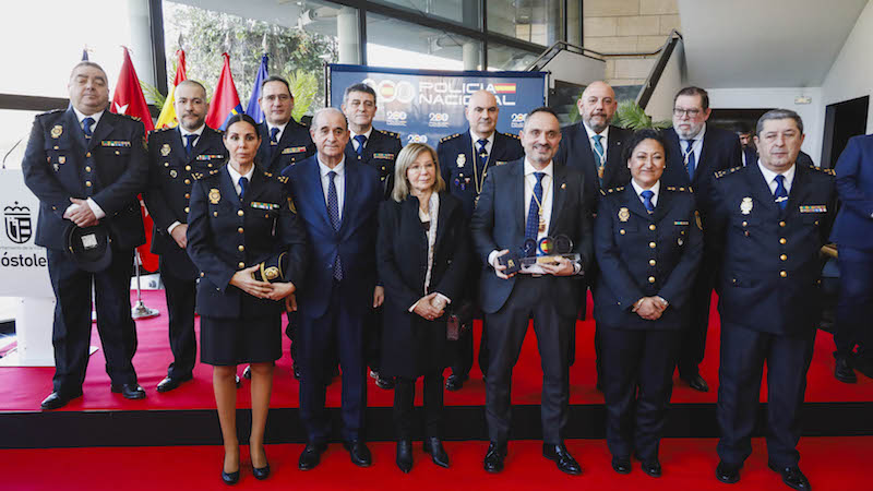 Móstoles concede la Medalla de Oro de la ciudad a la Policía Nacional por su bicentenario