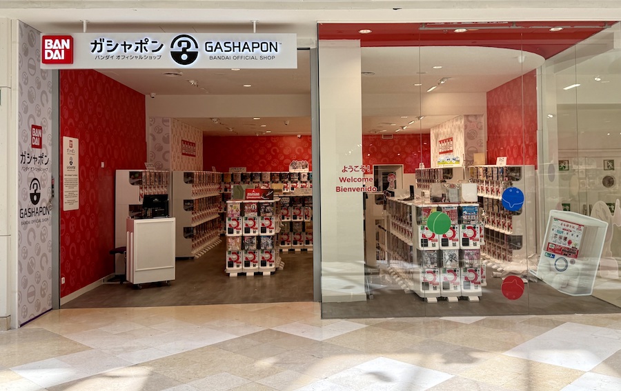 La fiebre por el coleccionismo japonés llega a intu Xanadú con la mayor tienda Gashapon de España