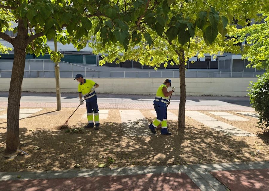 Móstoles refuerza la limpieza y el mantenimiento de seis parques y zonas verdes de la ciudad