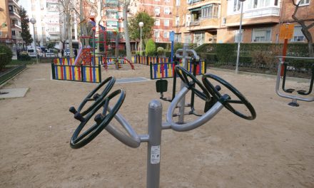 Móstoles refuerza las desinfecciones en los parques infantiles