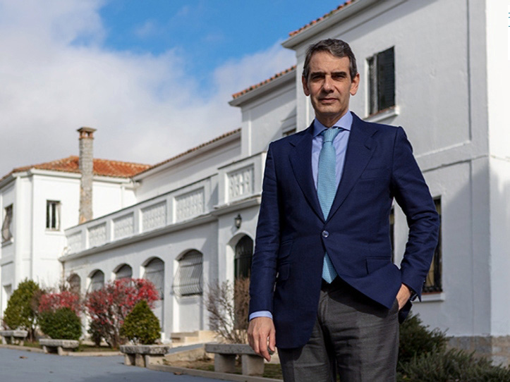 “Nos va a tocar hacer alquimia educativa”