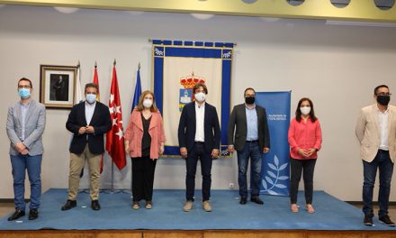 Los ‘Ayuntamientos confinados’ muestran su rechazo a la gestión de Ayuso y exigen información de primera mano