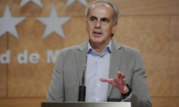 El consejero de Sanidad anuncia un descenso del 42% en el número de positivos en los últimos 15 días y pide el fin de las restricciones en 4 municipios y 9 distritos