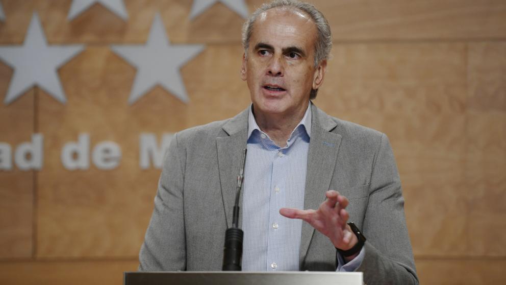 El consejero de Sanidad anuncia un descenso del 42% en el número de positivos en los últimos 15 días y pide el fin de las restricciones en 4 municipios y 9 distritos