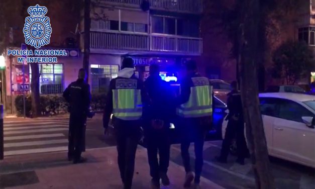 La Policía Nacional detiene a un hombre en Móstoles por robar en las taquillas del personal sanitario de varios centros de salud de Madrid