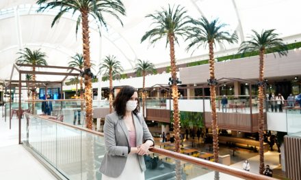 Ayuso inaugura la nueva zona de restauración de intu Xanadú