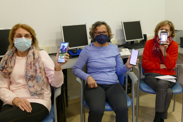 Móstoles acerca las Nuevas Tecnologías a los mayores del municipio
