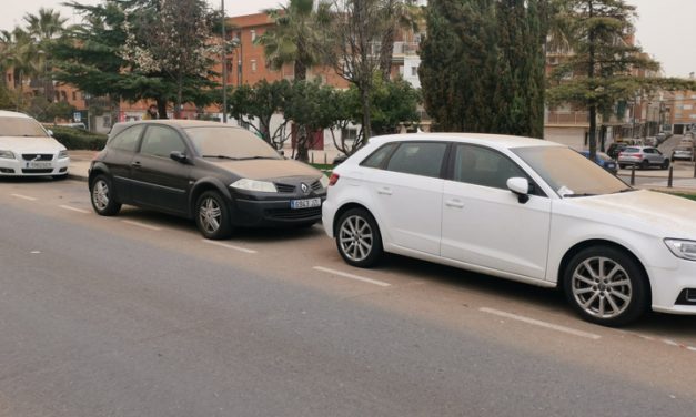 Una imponente tormenta de polvo sahariano tiñe de naranja las calles del sur de Madrid