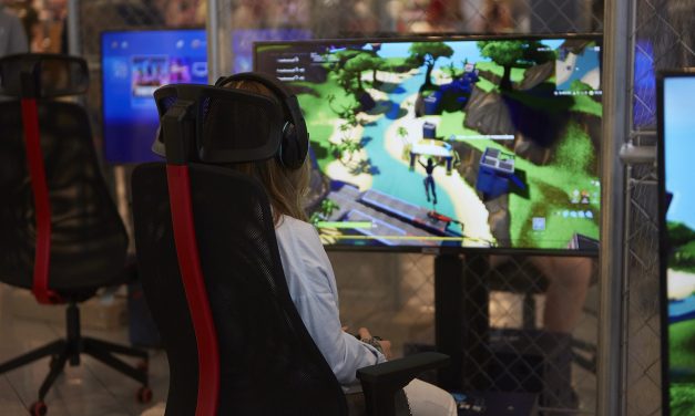 Los eSports llegan a intu Xanadú de la mano de Movistar Riders Fan Club