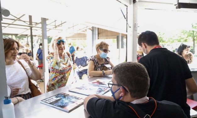 En marcha la primera biblioteca pública al aire libre gestionada por personas con diversidad funcional