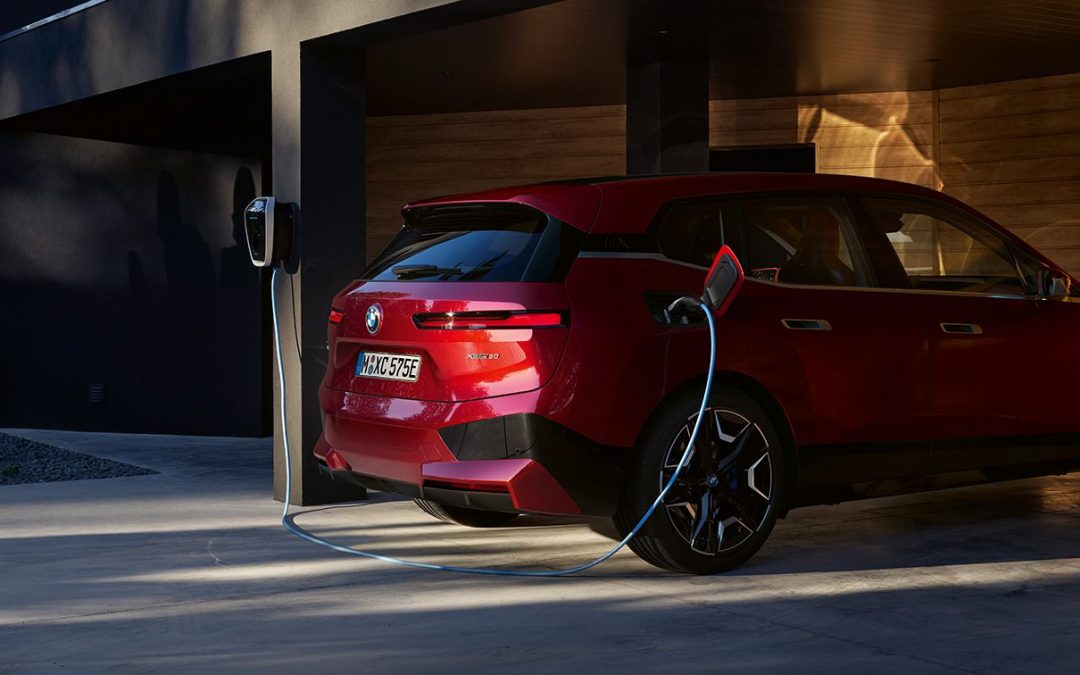 El Grupo Momentum Motor instala puntos de recarga para vehículos electrificados en ubicaciones estratégicas de la región