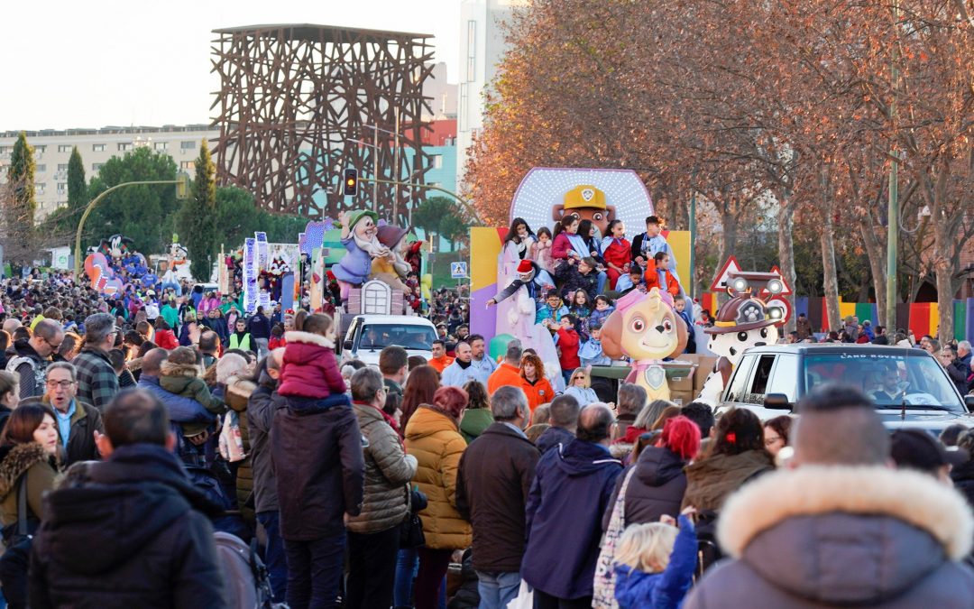 Denuncian el «autoritarismo» del Gobierno local por impedir el acceso de la oposición a la zona de carrozas en la Cabalgata de Reyes