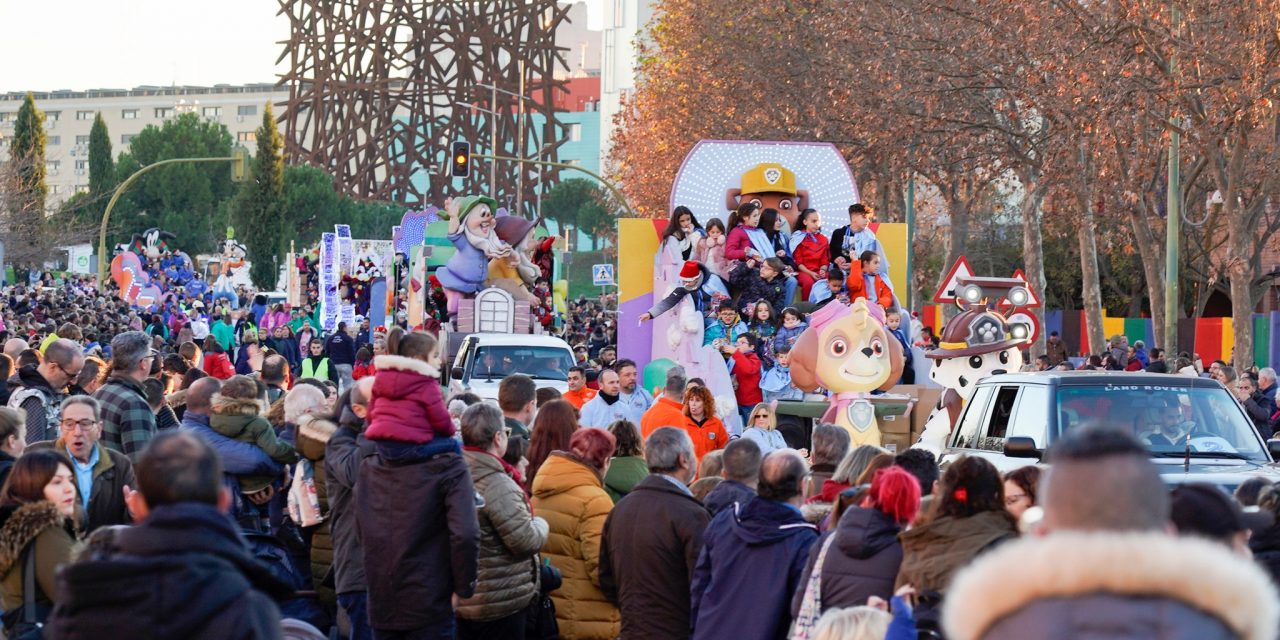 Denuncian el «autoritarismo» del Gobierno local por impedir el acceso de la oposición a la zona de carrozas en la Cabalgata de Reyes