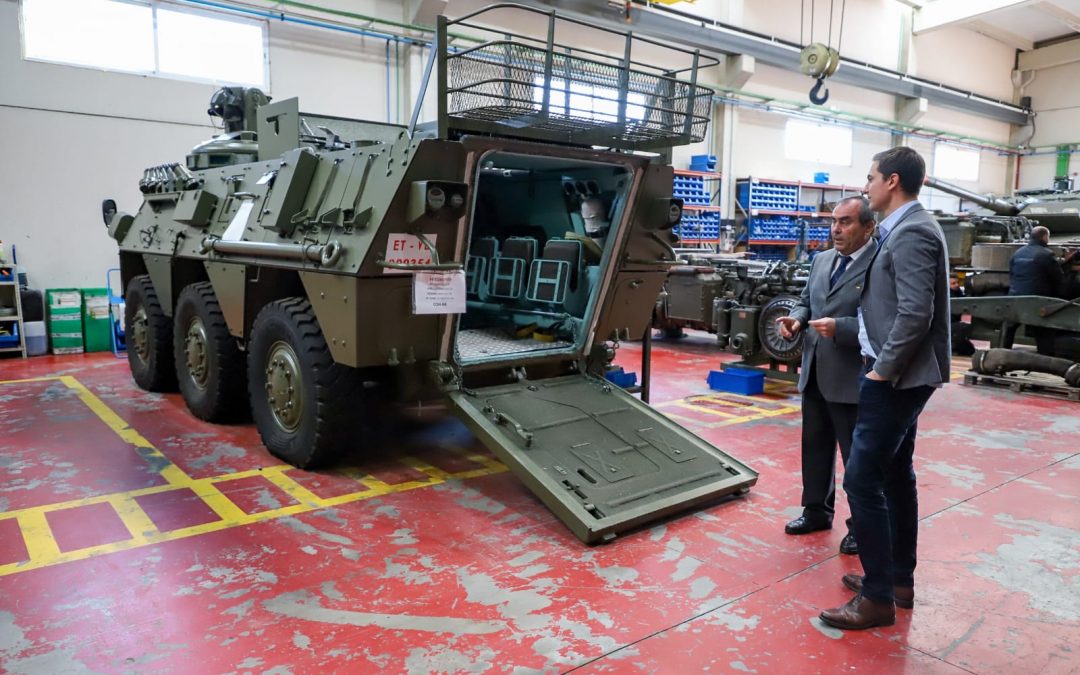 Lobato visita la fábrica de Móstoles que pone a punto los tanques Leopard para Ucrania
