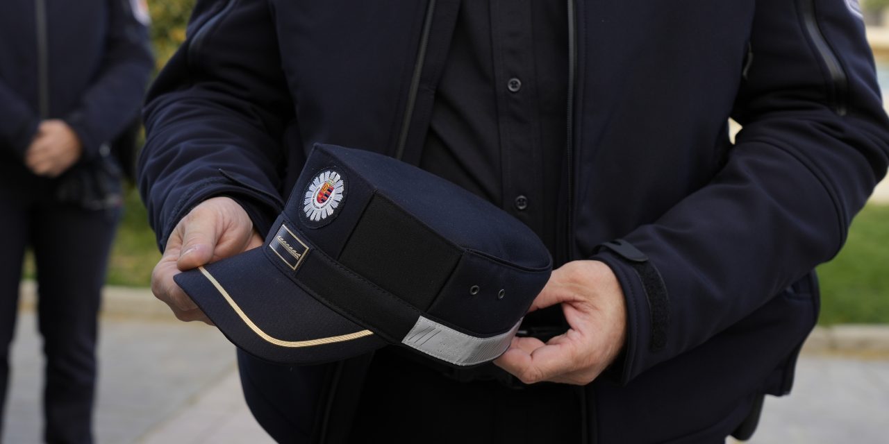 La Policía Municipal de Móstoles renueva la imagen corporativa de sus uniformes