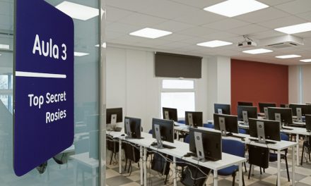 CampusFP inaugura nuevo centro en Móstoles con una clase gratuita de IA generativa para jóvenes a cargo de Miguel Ángel Romero