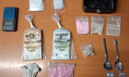 La Policía Municipal de Móstoles detiene a un hombre que vendía droga en patinete