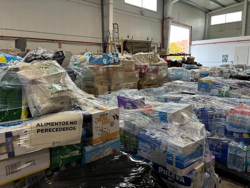 Móstoles recoge más de 150 palés de ropa y enseres para los afectados por la DANA en la Comunidad Valenciana