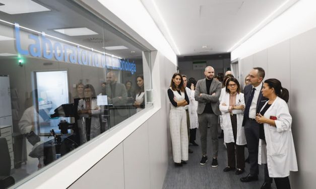 El alcalde de Móstoles visita los nuevos quirófanos del Hospital Universitario Rey Juan Carlos