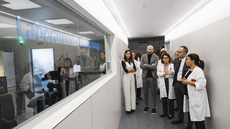 El alcalde de Móstoles visita los nuevos quirófanos del Hospital Universitario Rey Juan Carlos