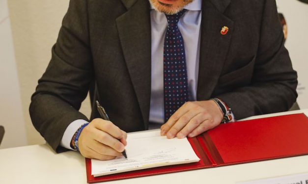 Móstoles firma un convenio con la Comunidad de Madrid para acreditar competencias profesionales