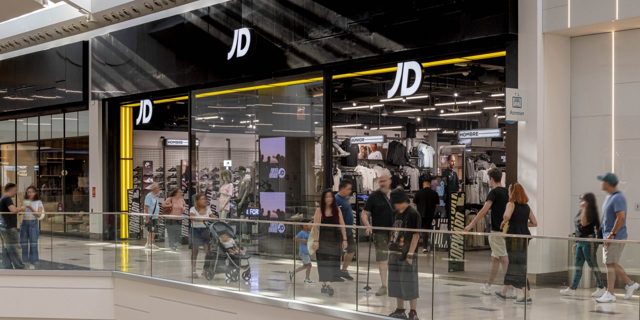 JD Sports aterriza en el Centro Comercial TresAguas con su estilo urbano y las marcas más deseadas