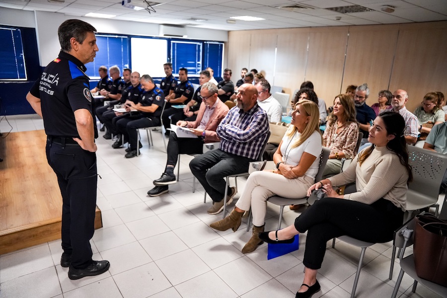 Móstoles refuerza la seguridad en los institutos con un plan de vigilancia policial durante todo el curso