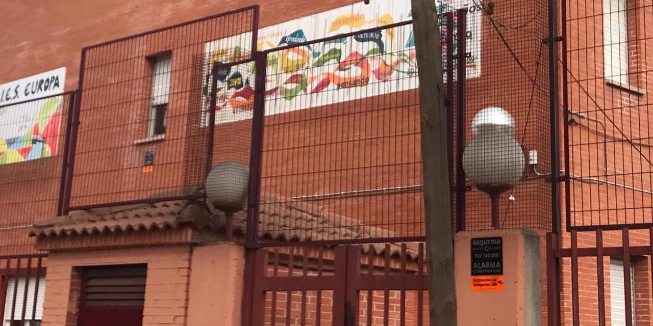 Denuncian temperaturas bajo mínimos y daños estructurales en el IES Europa de Móstoles