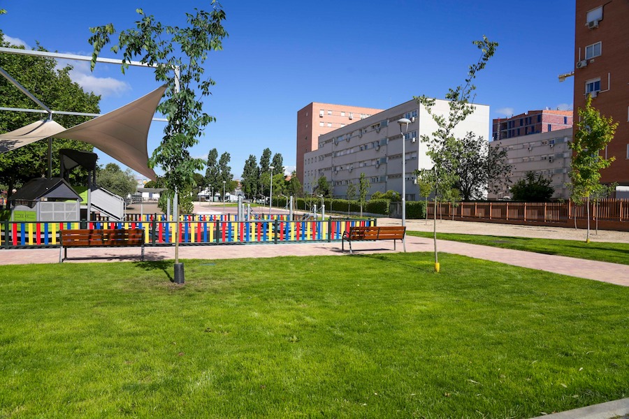 Móstoles renueva el parque PP8 con nuevas zonas verdes y un área infantil de 350 metros