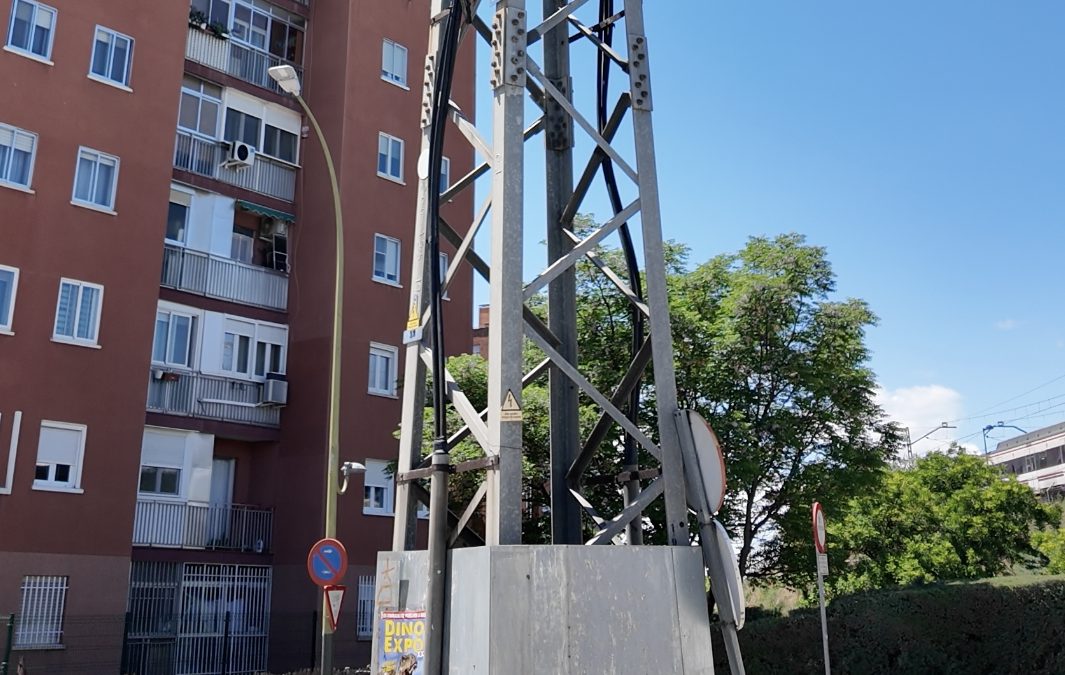 Móstoles soterrará la torre eléctrica de Avenida Olímpica tras más de una década de reclamaciones vecinales