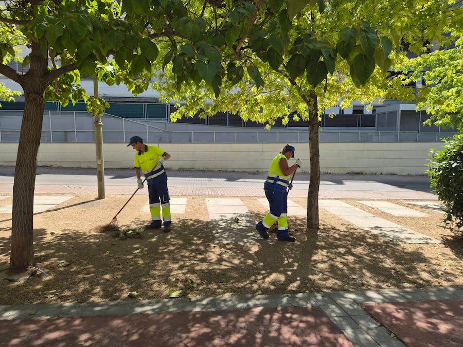 Móstoles refuerza la limpieza y el mantenimiento de seis parques y zonas verdes de la ciudad