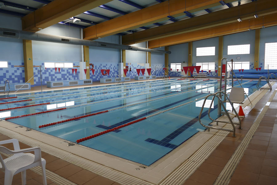 Móstoles amplía con 150 nuevas plazas las clases municipales de natación para niños
