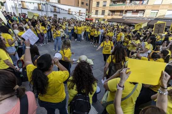 Juana López Pagán exige a Ayuso que escuche a los docentes y presenta un proyecto para hacer de Móstoles una ciudad de referencia en educación pública