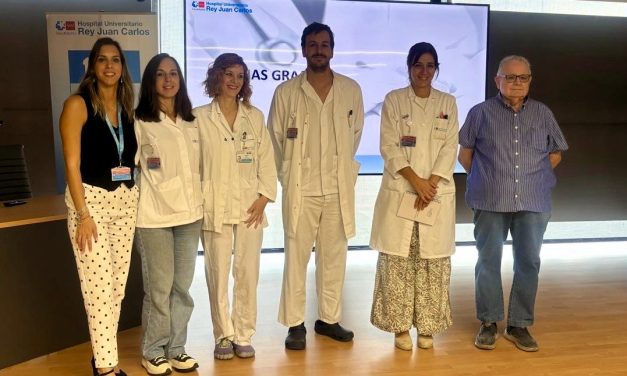 El Hospital Universitario Rey Juan Carlos recuerda que el apoyo especializado, familia y visibilidad social ayudan a las personas ostomizadas a recuperar su autonomía