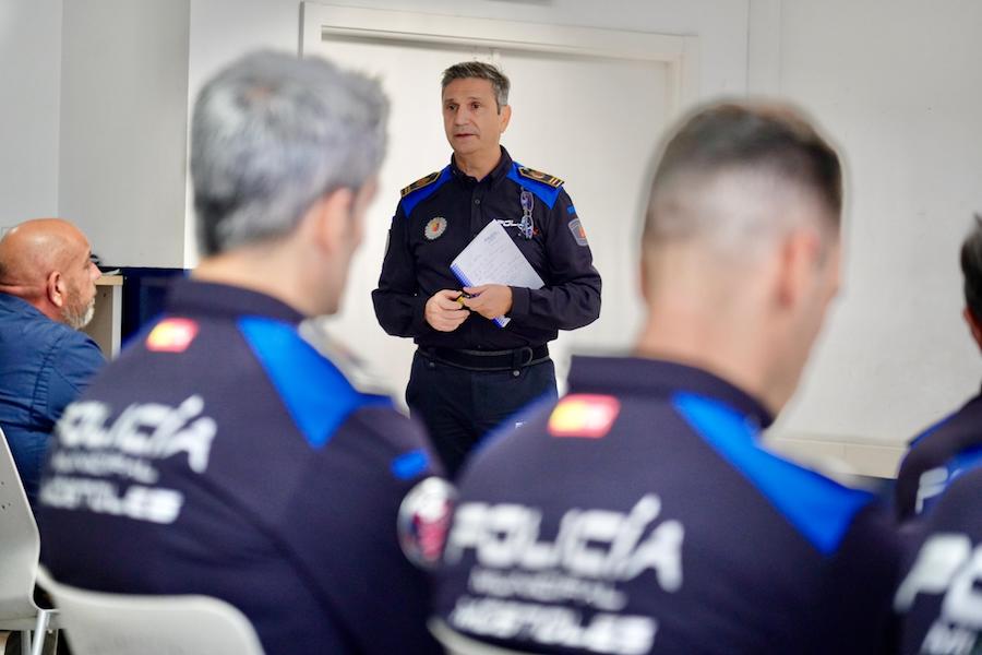 Móstoles refuerza la vigilancia policial en 29 centros educativos para prevenir el acoso y las peleas